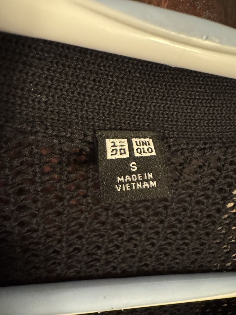 Top: Uniqlo Oberteil  – Usato da Obfelden venduto da cesarina10 2