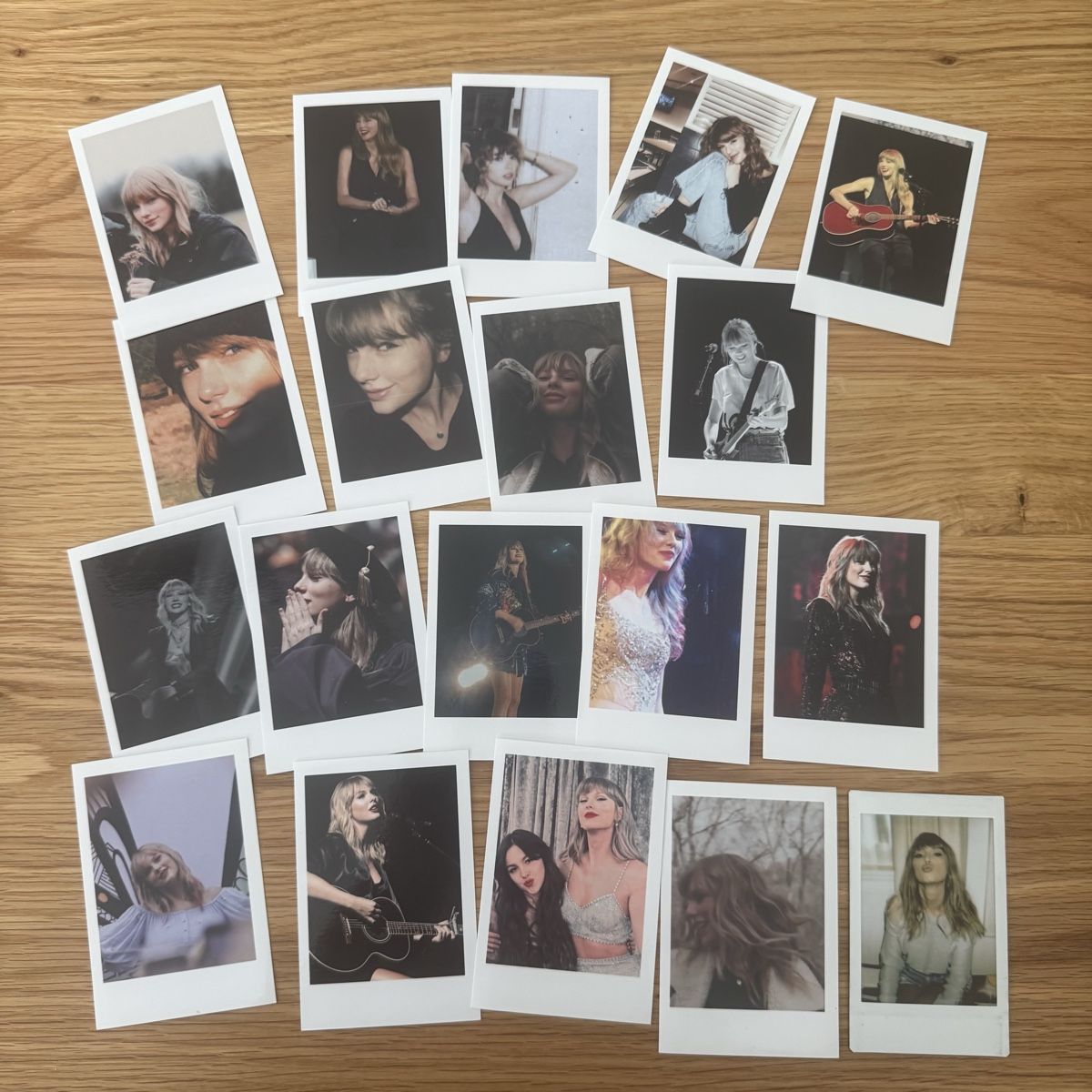 Poster & Bilder: Taylor Swift Polaroids  – Neu (gemäss Beschreibung) aus Sursee von giu_205