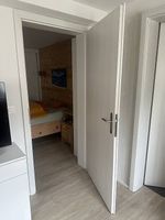 Innentür weiss Holzoptik ohne Griff und Schloss