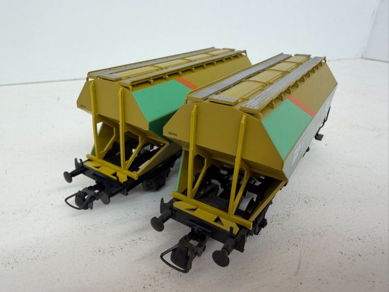 Roco Modelleisenbahnen: Spur H0 Roco 2er Set SBB Silowagen ETRA – Gebraucht aus Büsserach von ModellbahnDepot 6