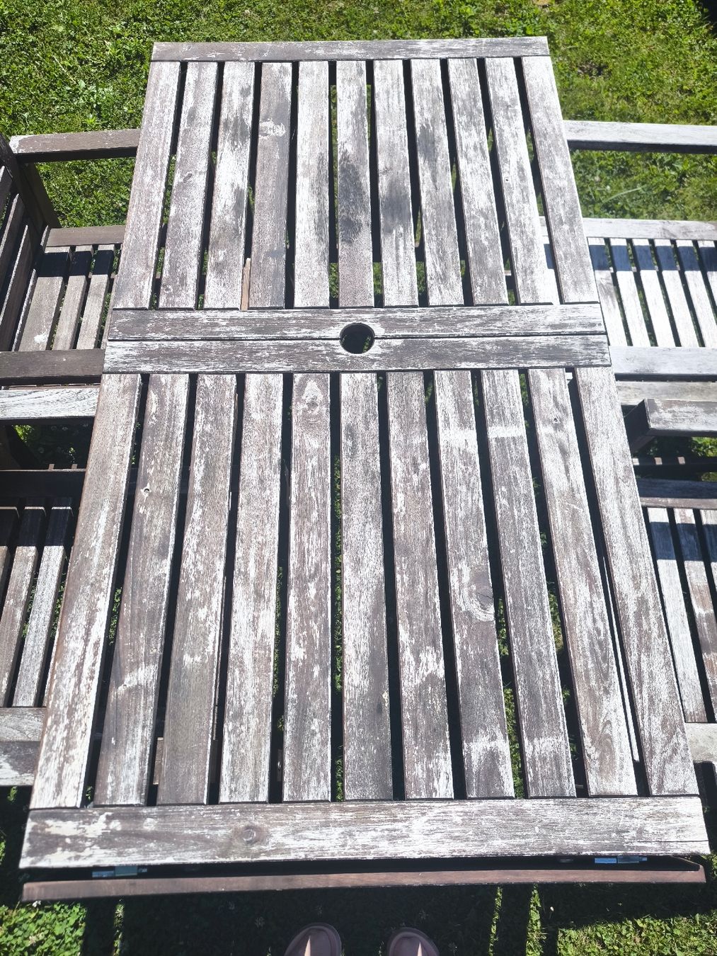 Set di tavolo e panche: Balkon-/Gartenmöbel aus Massivholz – Usato da Boppelsen venduto da CeFichtner 5