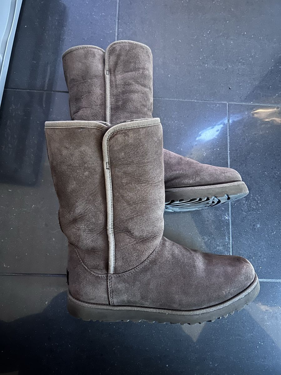 Ugg Chaussures femmes: Ugg Stiefel – D'occasion à Rüegsau par Stalderclaudia