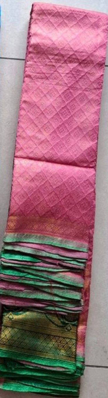 Vestiti: Indische Sari / Saree / Sari Stoff ca.5m – Nuovo e nell'imballaggio originale da Rotkreuz venduto da keerthdi 1
