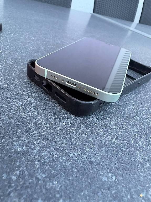 Apple Telefoni cellulari / Smartphones: IPhone 12 256G + coque – Nuovo (secondo la descrizione) da Collombey venduto da luvlp 2