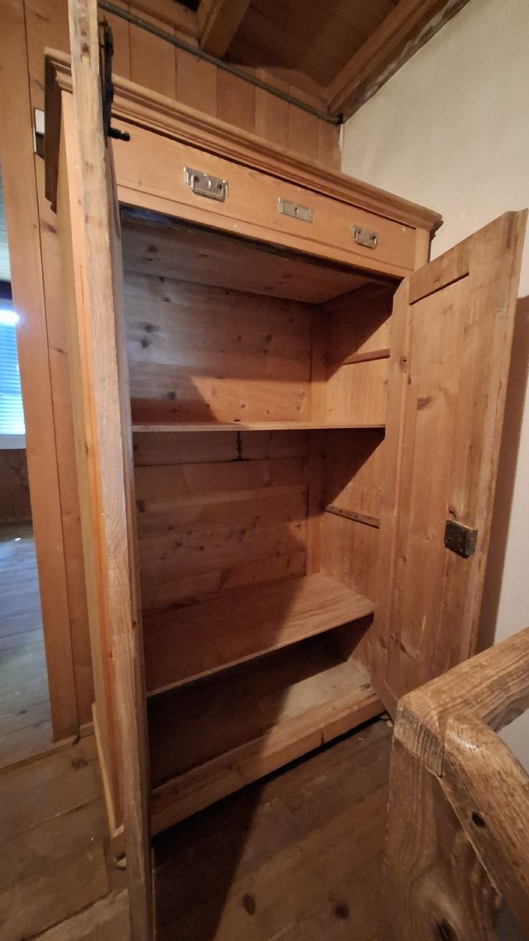 Schränke: Alter Bauernschrank – Gebraucht aus Lengnau BE von Mzno70 2