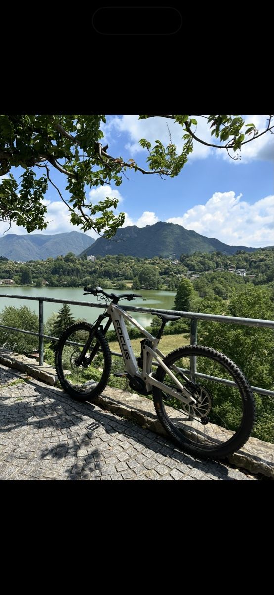 Focus Biciclette: Focus Sam² 6.8 e-MTB Full 2023 – COME NUOVA!! – Usato da Lamone venduto da Leo_97