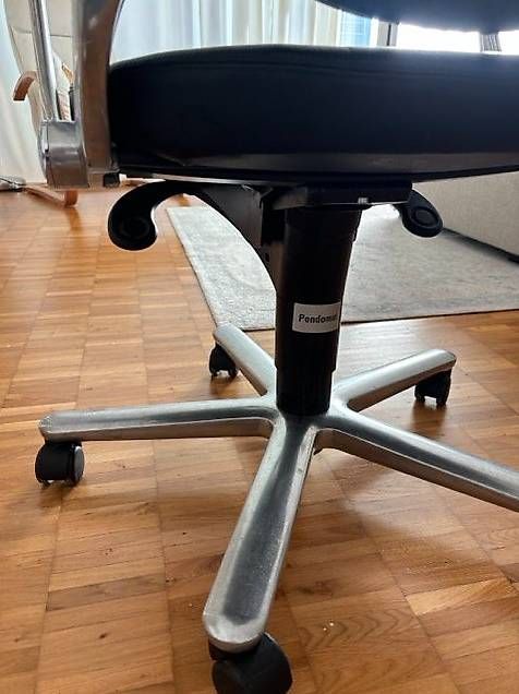 Fauteuils: Ledersessel mit Hydraulik – D'occasion à Zürich par Mare021 1