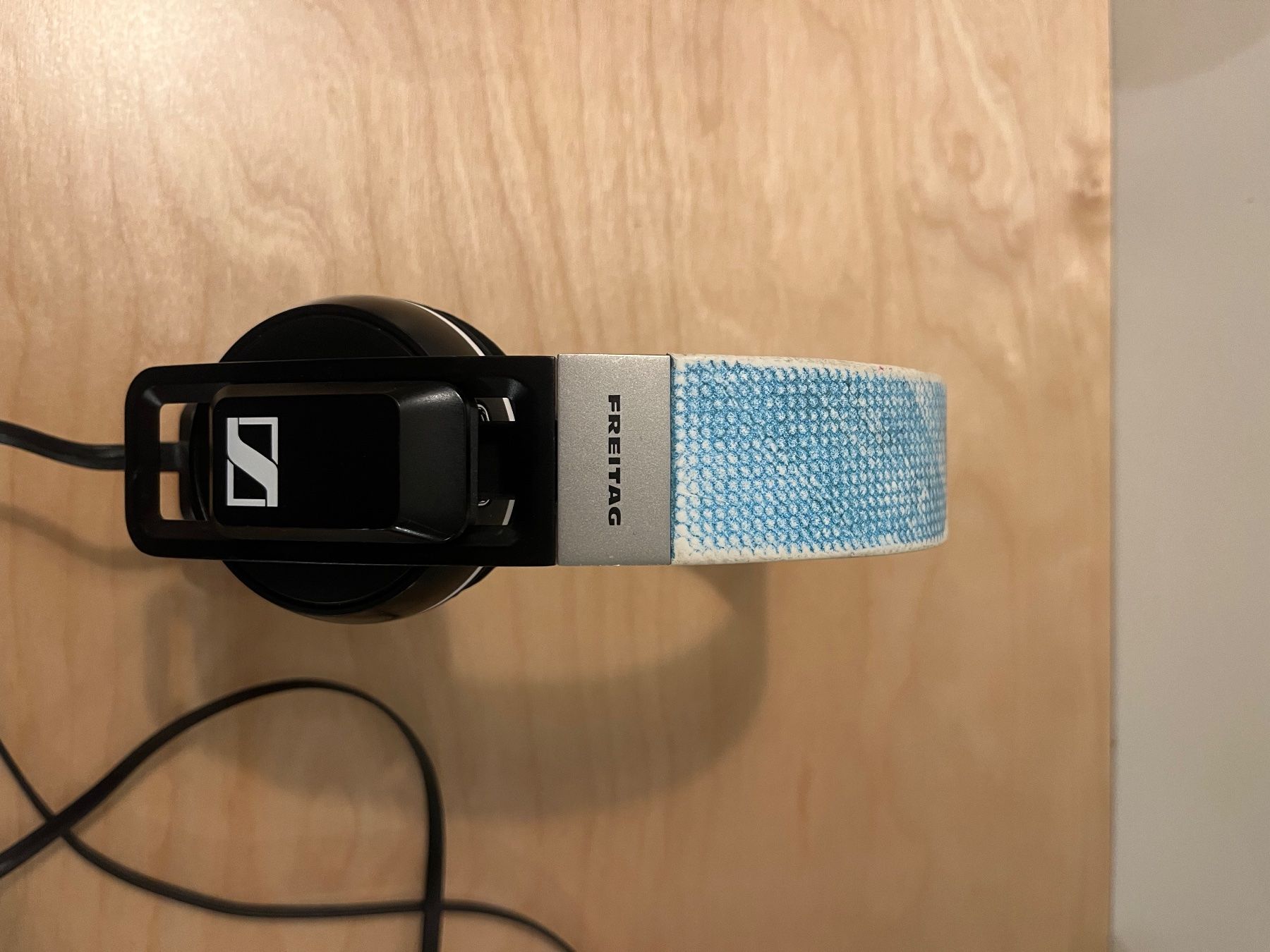 Sennheiser Cuffie: SENNHEISER x FREITAG Over-Ear Kopfhörer – Usato da Basel venduto da janouu 5