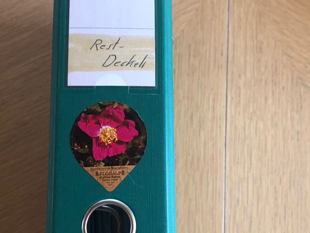 Coperchi dei cremini per caffè: Kafeerahmdeckeli von 1984-1999 – Usato da Schübelbach venduto da Dolly990_2