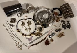Lot de bijoux 
