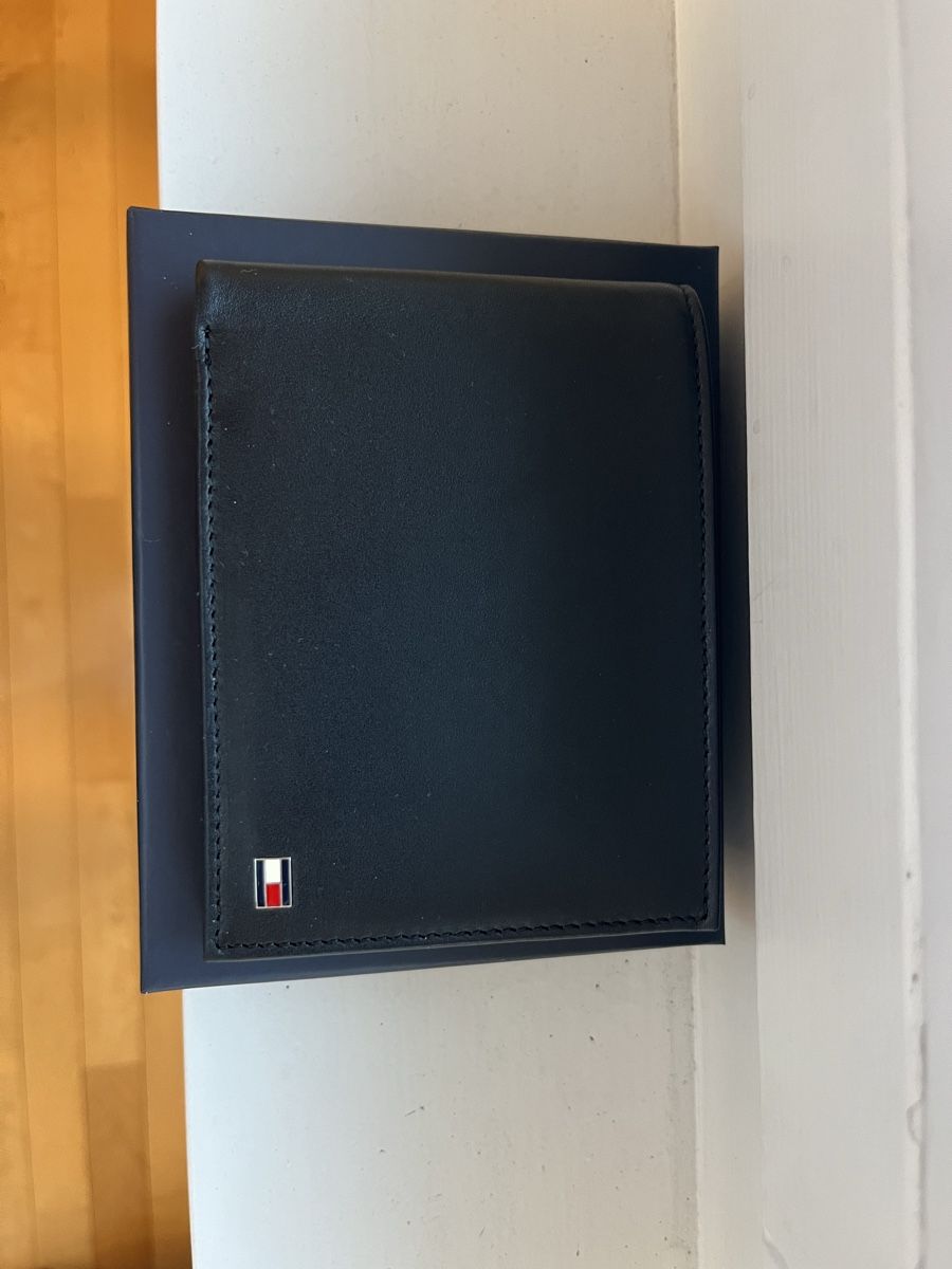 Tommy Hilfiger Portafogli: Tommy Hilfiger Portemonnaie – Nuovo e nell'imballaggio originale da Basel venduto da cat_25m7