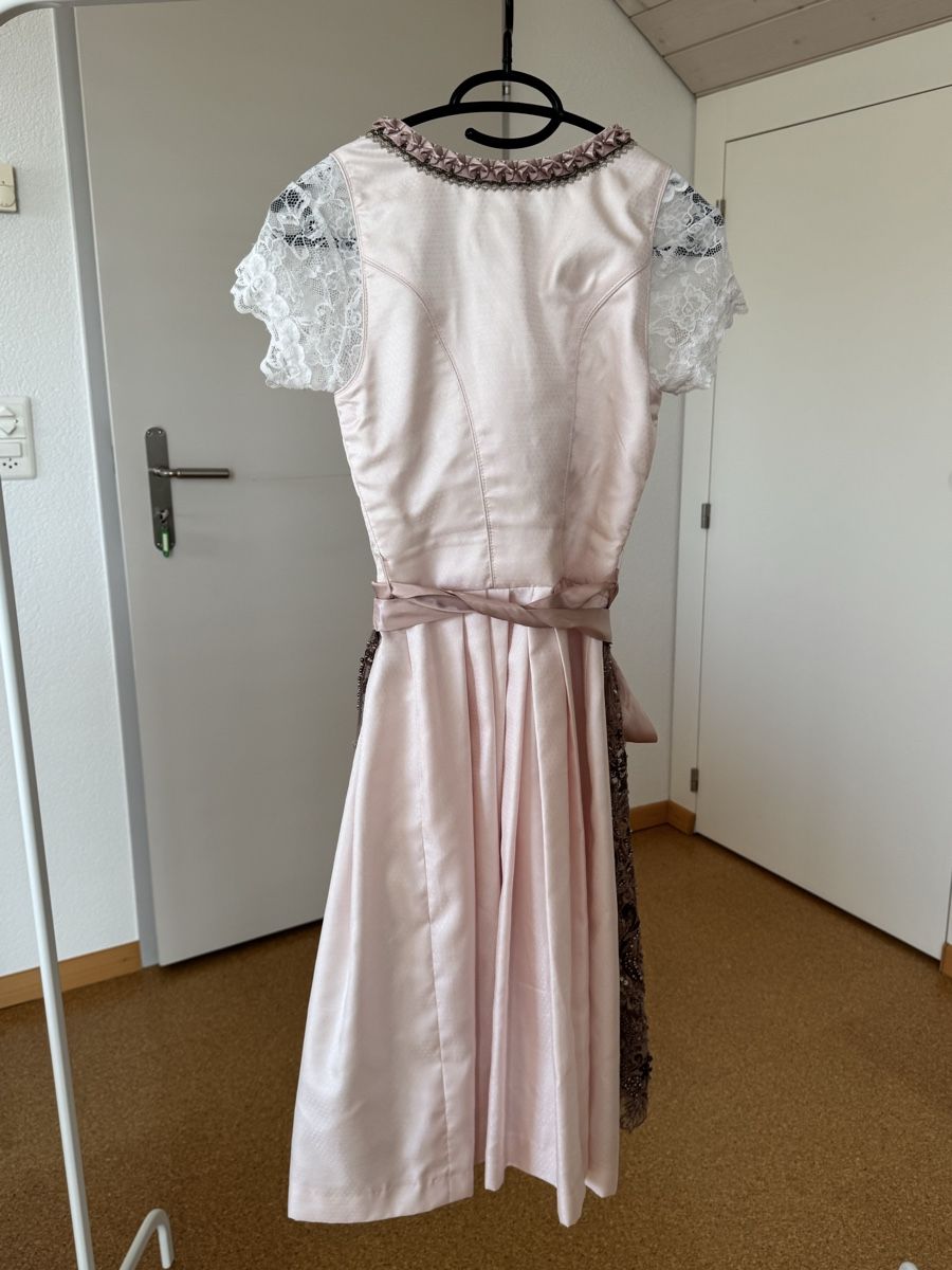 Kostüme: Krüger Dirndl Gr.30 – Gebraucht aus Dachsen von Pfotenglueck 3