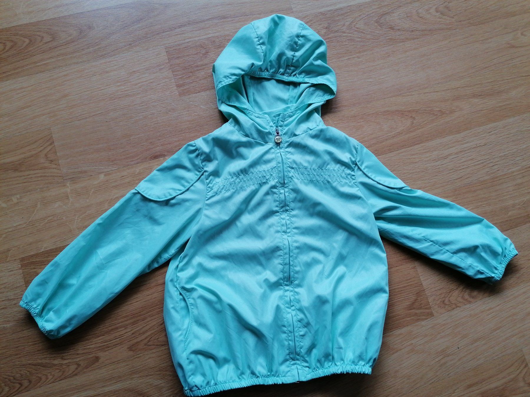 Giacche & Cappotti: Dünne Windjacke Gr. 98 – Usato da Büttikon AG venduto da Amineah
