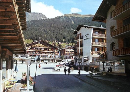 Cartoline postali: 3x AK VERBIER Golf - Wohnquartier - Dorfplatz mit Auto – Usato da Jona venduto da philajona 2