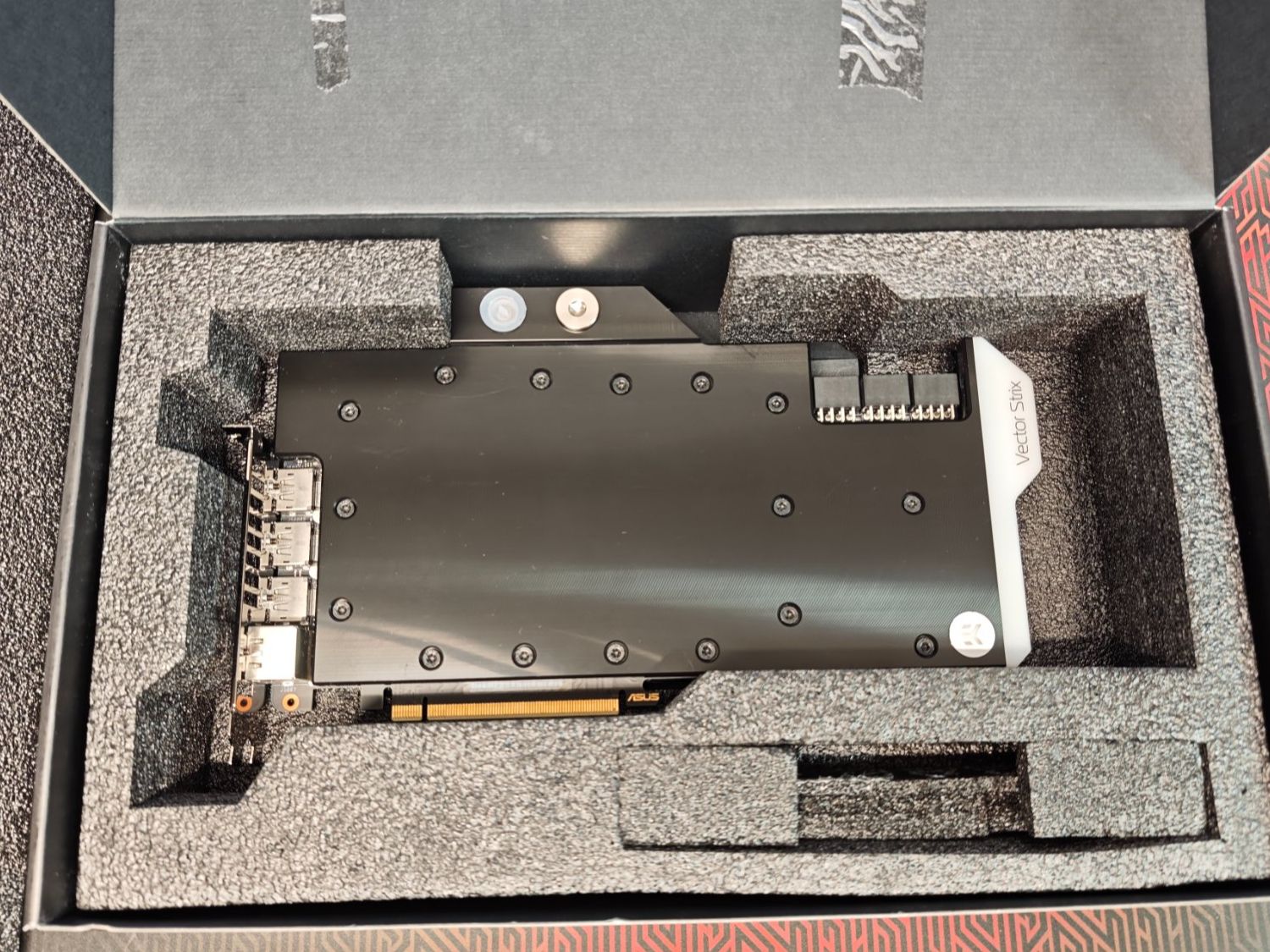Asus Schede grafiche: ASUS ROG STRIX RTX3090 O24G GAMING – Usato da Thun venduto da Comunic8