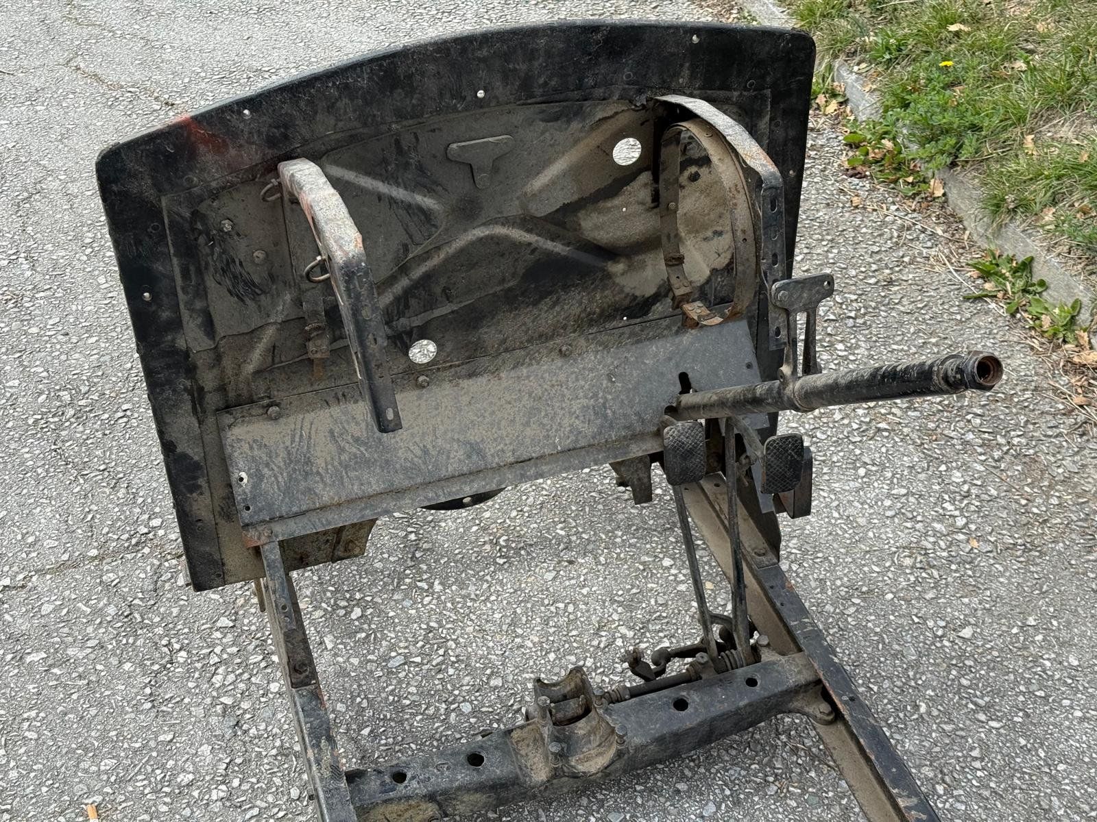 Renault Tutti pezzi di ricambio auto: Châssis Renault NN 1927 – Usato da Sierre venduto da OCNL 2