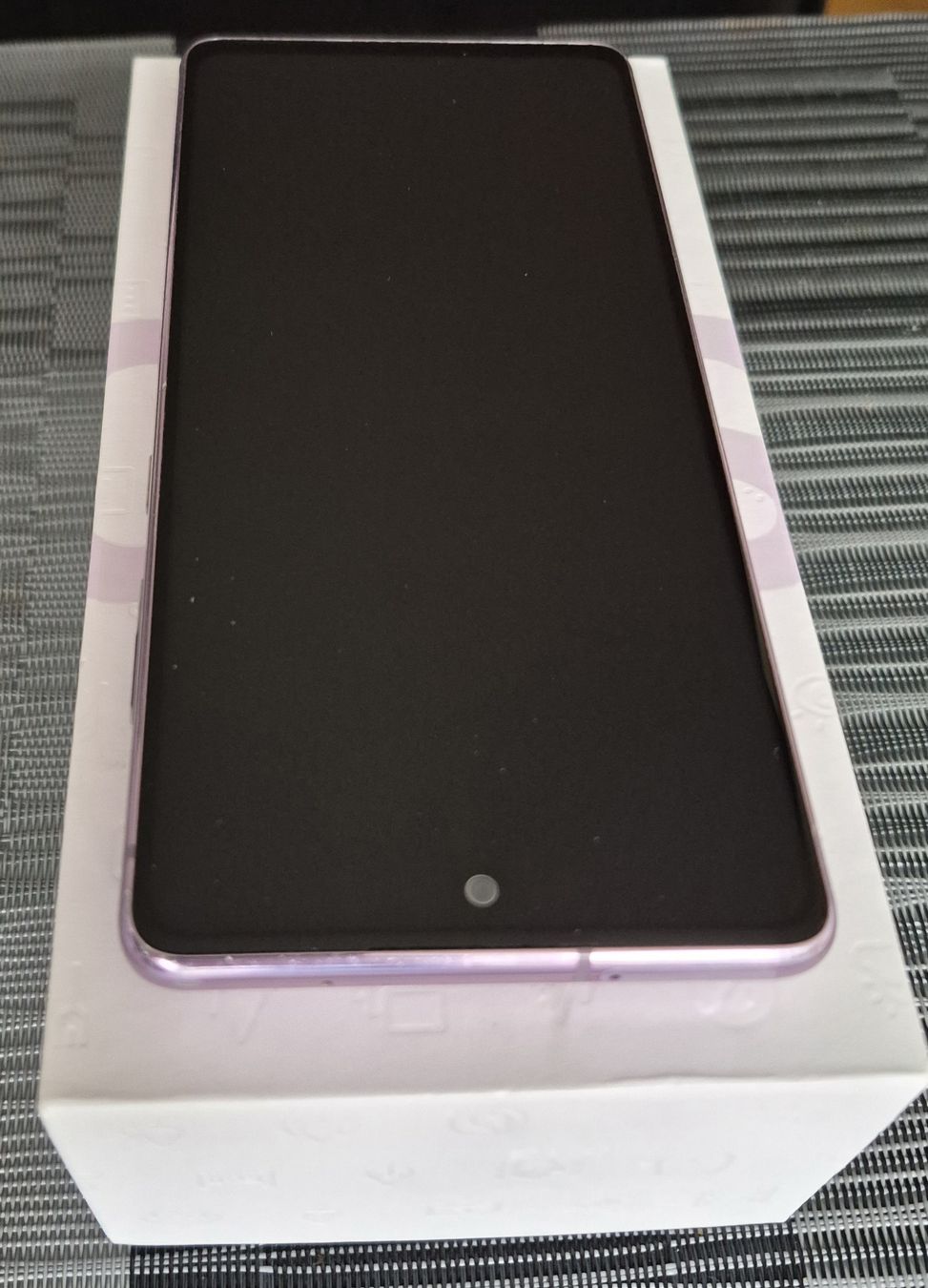 Samsung Telefoni cellulari / Smartphones: Samsung galaxy S20 FE. – Usato da Diessenhofen venduto da baby000 1