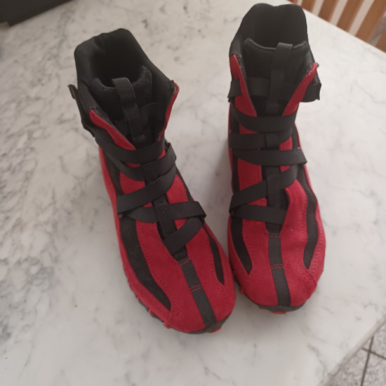 Damenschuhe: Sneaker , Damenschuhe , Laufschuhe ,Gr.39, Leder – Gebraucht aus Waldkirch von Fantasia-101 1