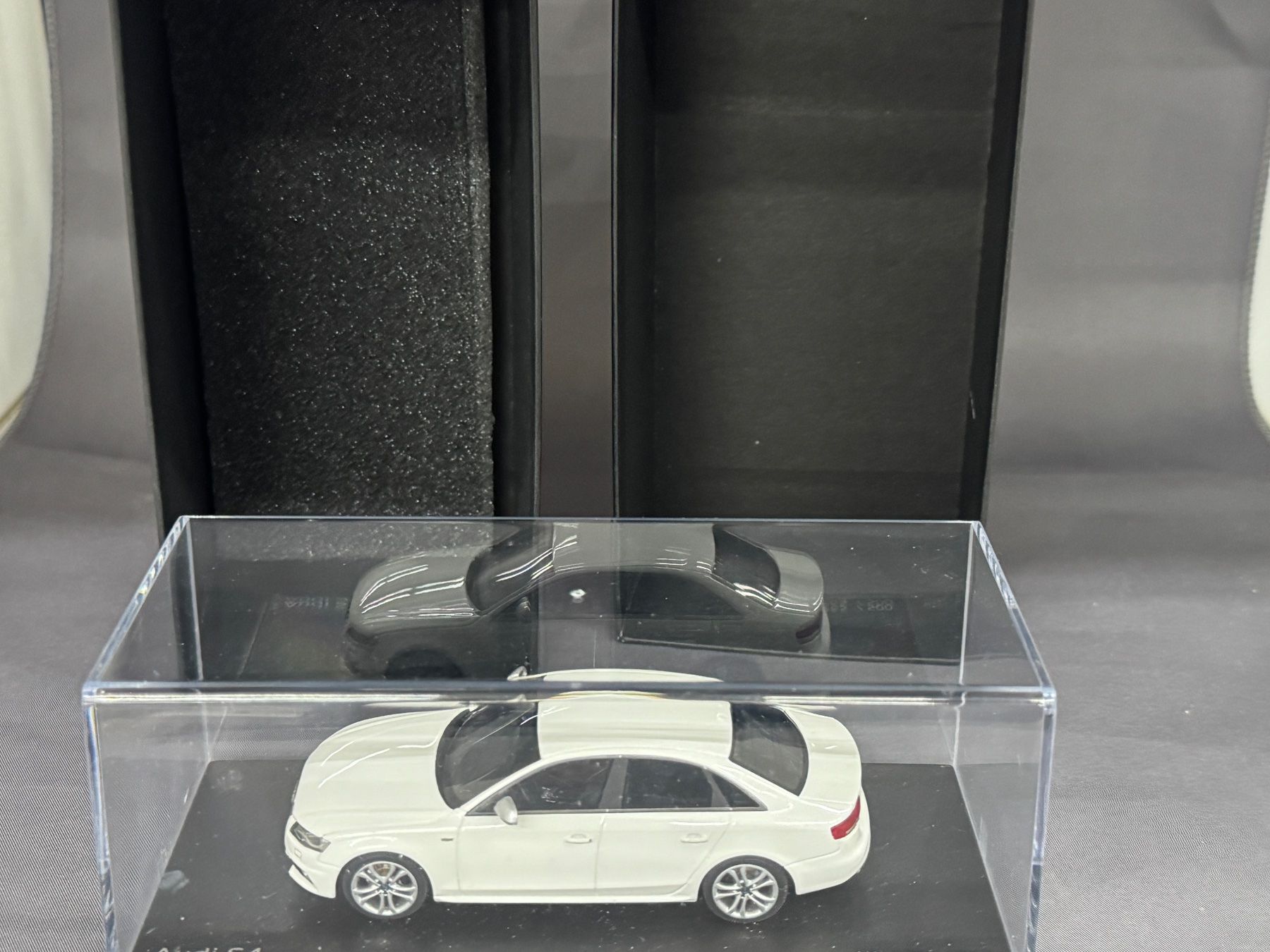 Audi Modellini d'auto: Audi S4 Limusine 1:43 – Usato da Luzern venduto da aa43modelcars-Luzern 5