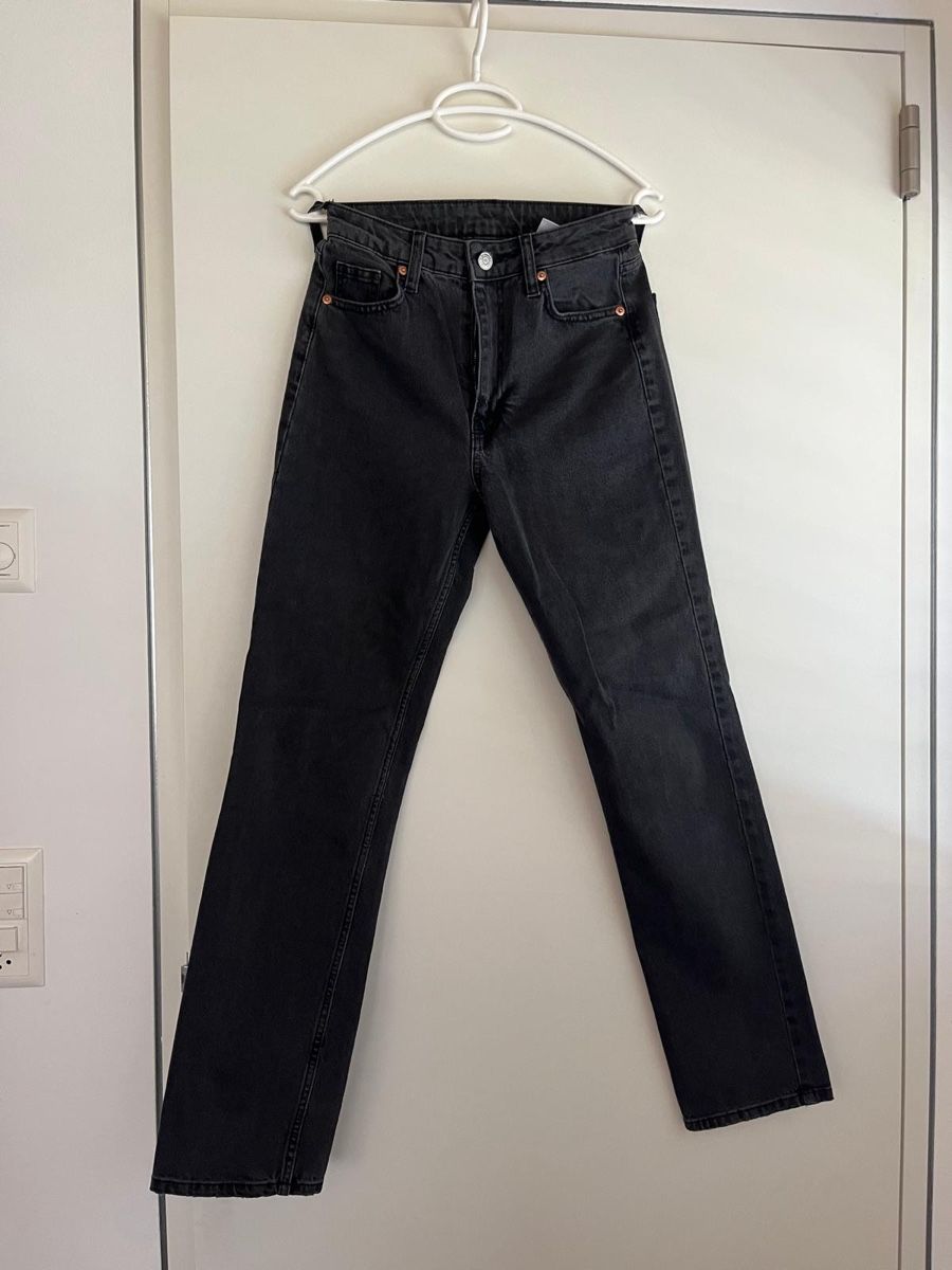Jeans: Schwarze Jeans Straight Fit – Usato da Romanshorn venduto da laa_279h