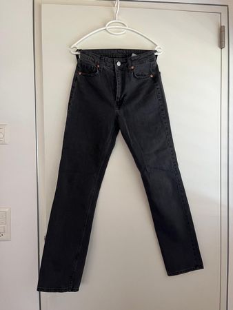 Schwarze Jeans Straight Fit