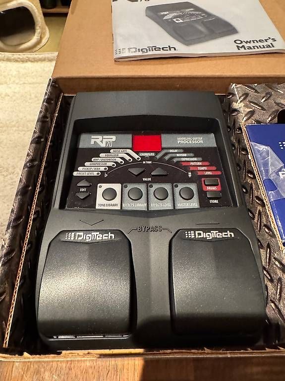 Instruments de musique: DigiTech RP70 Modeling Guitar Processor – D'occasion à Gelterkinden par Fushiin