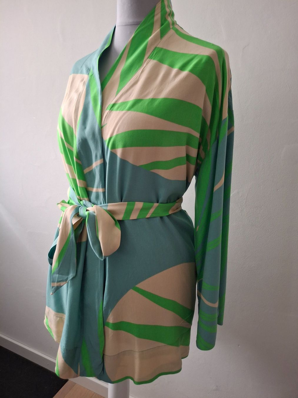 Kimono: Sommerlicher Morgenmantel, oder Strand  Kimono. Neu.Viscose – Nuovo (secondo la descrizione) da Bellikon venduto da MellonCollieMitTwint 1