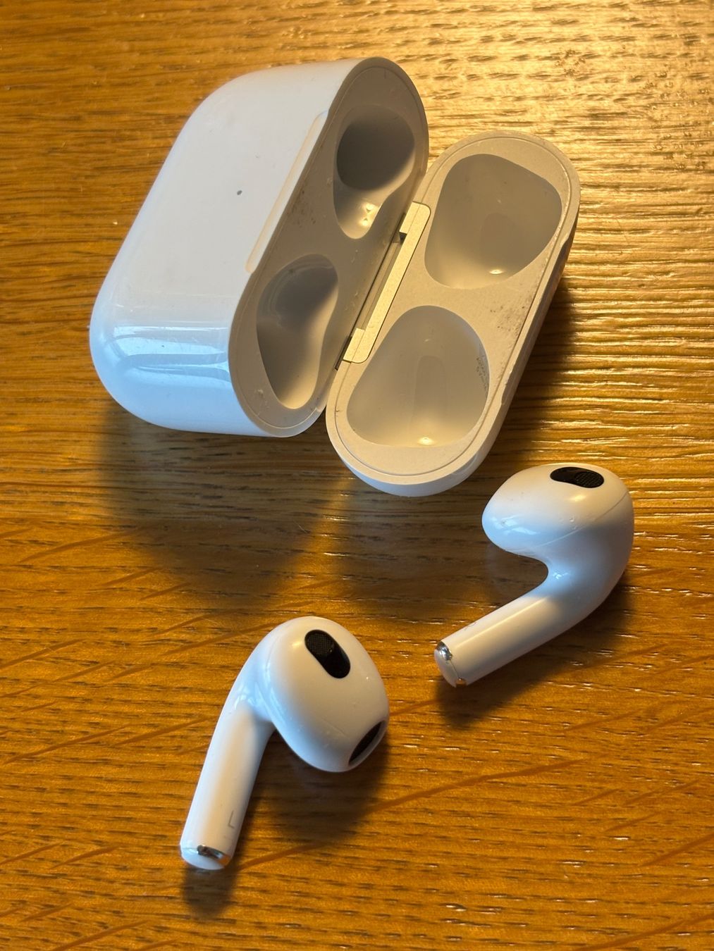 Apple Cuffie: APPLE AirPds mit MagSave Case, 3. Generation, Modell A2566 – Usato da Stäfa venduto da theswissguy_mm 3