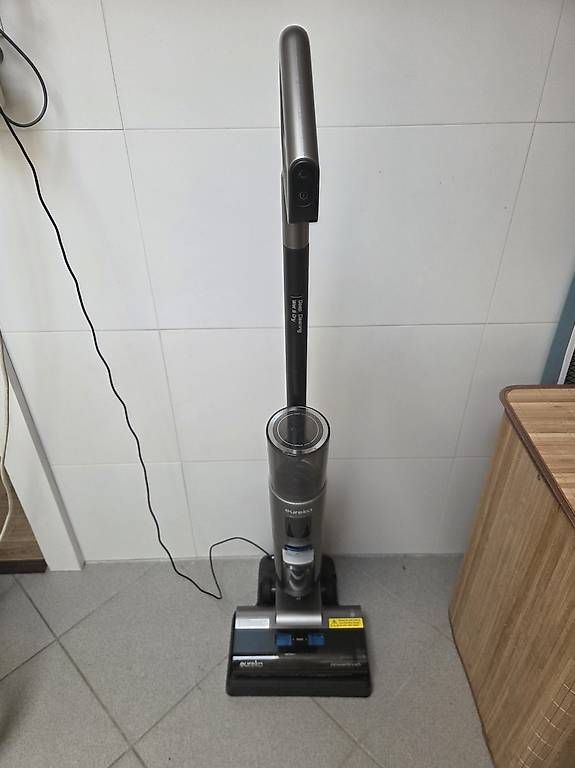 Aspirateurs & Accessoires: Aspirateur laveur eureka – D'occasion à Collombey par rubrub 2