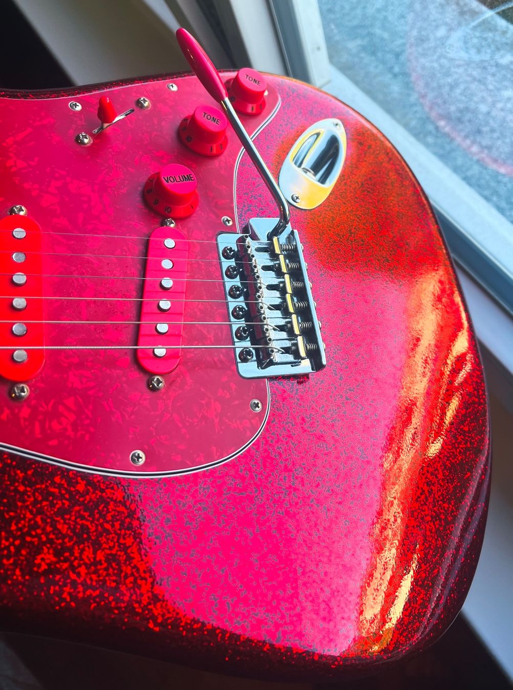 Fender Strumenti musicali: Fender stratocaster sparkle red – Usato da Monthey venduto da Jiji_99 4