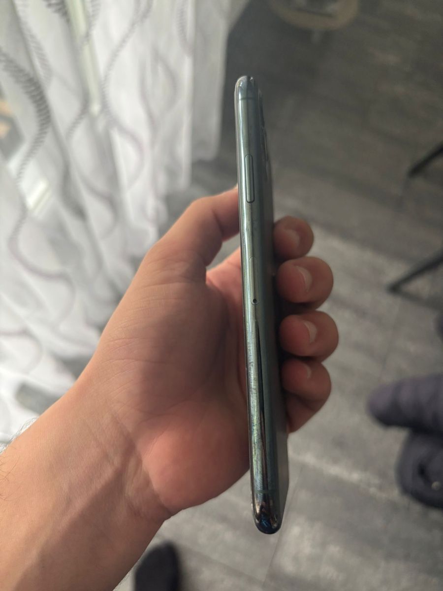 Apple Telefoni cellulari / Smartphones: iPhone 11 Pro Max Midnight Green – Usato da Menziken venduto da AdrianoM235i 5