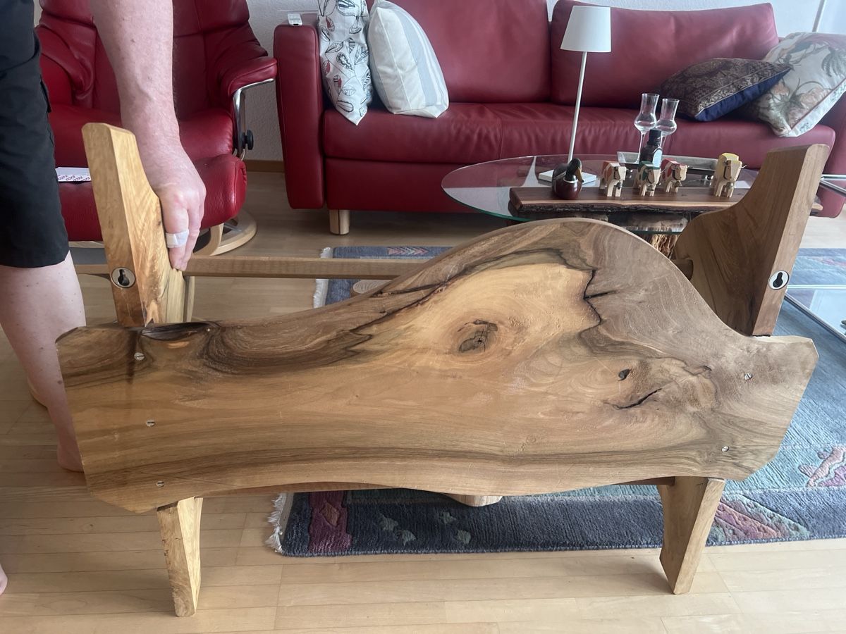 Guardaroba: Stabiler Nussbaum-Garderobe Einzelstück, rustikal, SwissMad – Usato da Rorschach venduto da TrendyDeals 5