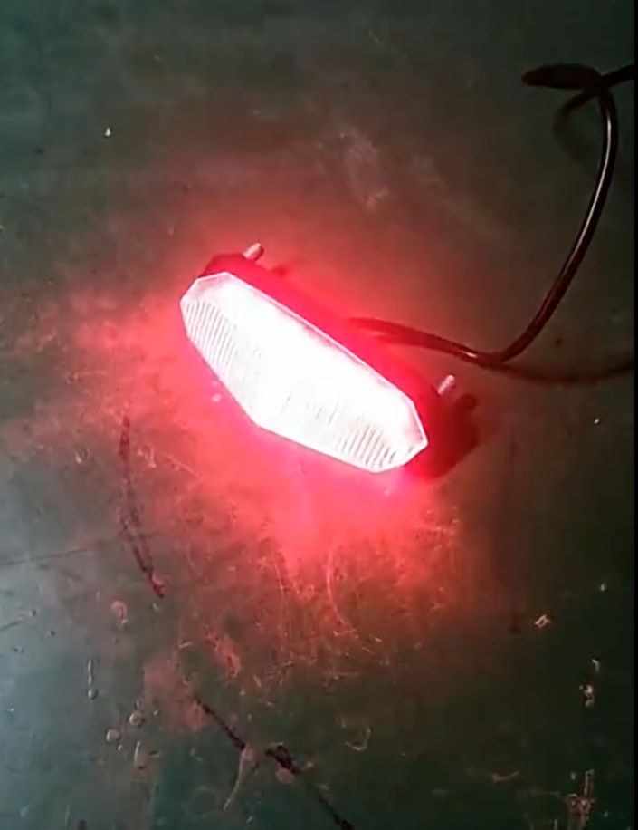 Ersatzteile: Rücklicht rot / Velolampe, Rollerlicht – Neu und originalverpackt aus Rorschach von lobosch1