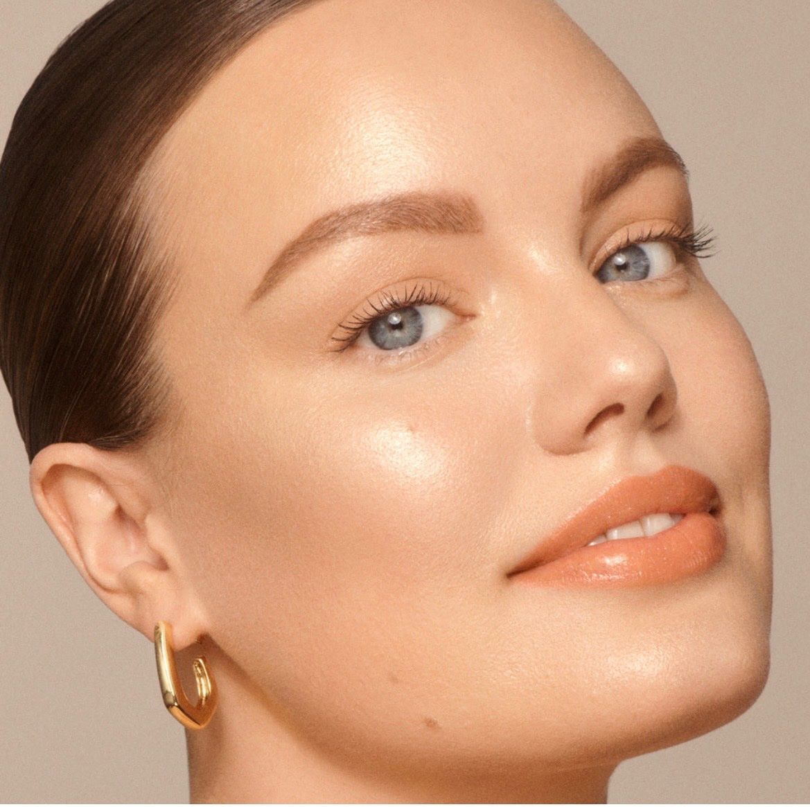 Make-up: NEU NOVA GLOW LIQUID LIGHT HIGHLIGHTER - BIJOU – Nuovo (secondo la descrizione) da Effretikon venduto da YaMn 6