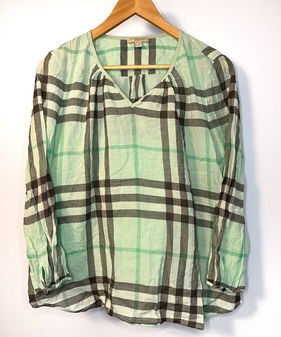 Burberry Blusen: Women's Burberry Checked Blouse Large – Gebraucht aus Gurtnellen von AlexandraB51