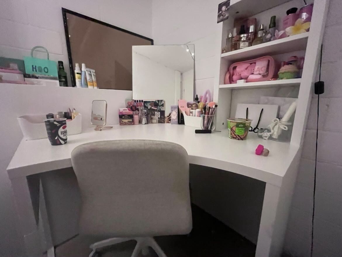 Ikea Tavoli da trucco: Schreib&Schminktisch – Usato da Biel/Bienne venduto da kubrak 2