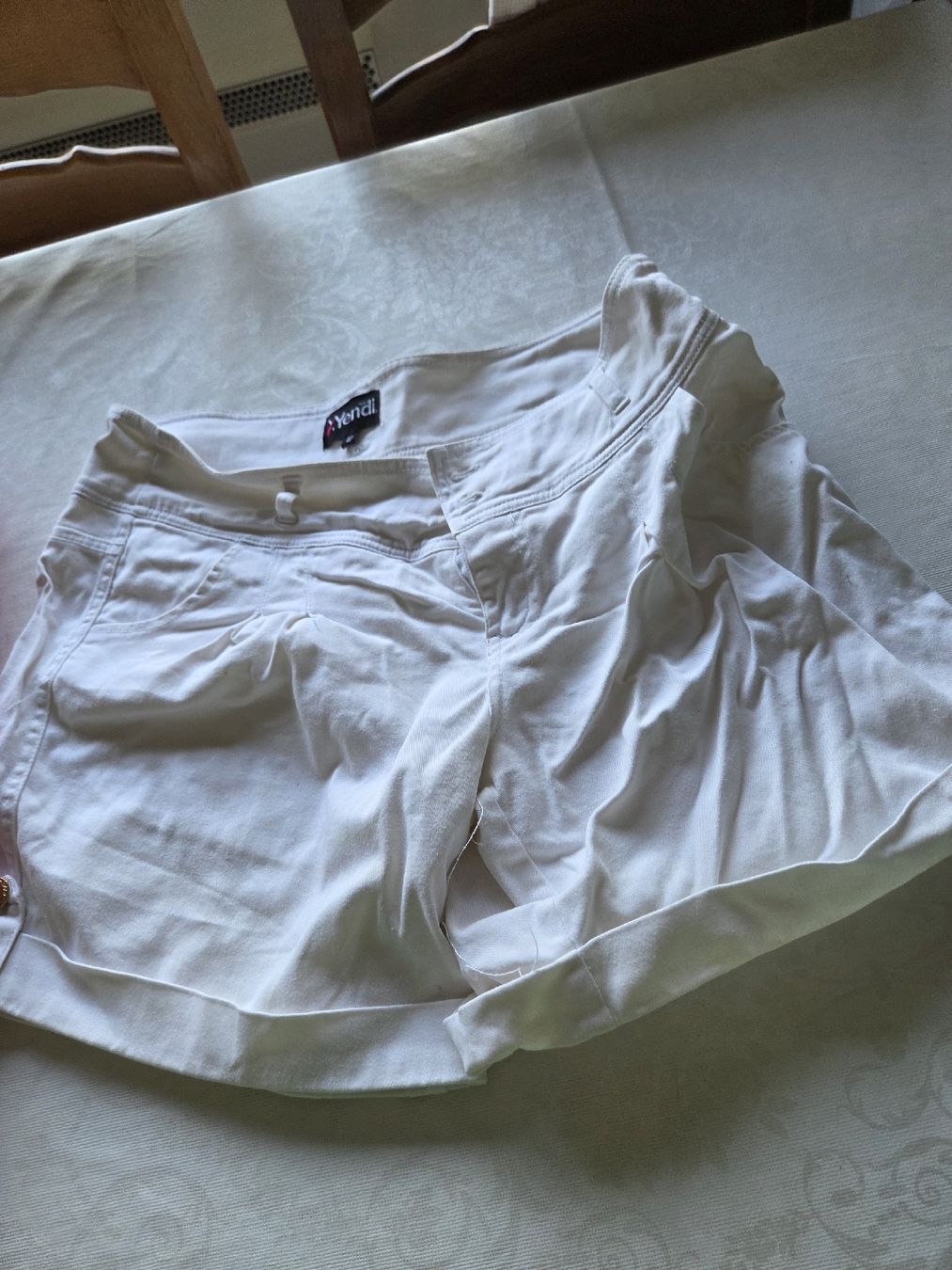 Kleiderpakete: short  femme – Neu (gemäss Beschreibung) aus La Croix (Lutry) von azzura01