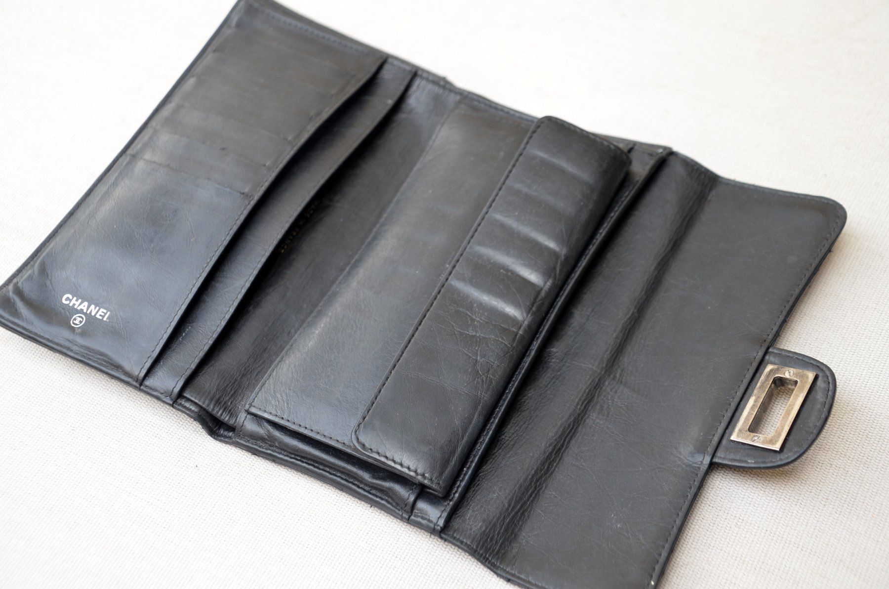 Chanel Portamonete: Portefeuille Chanel Wallet – Usato da Collonges venduto da Auganien 5