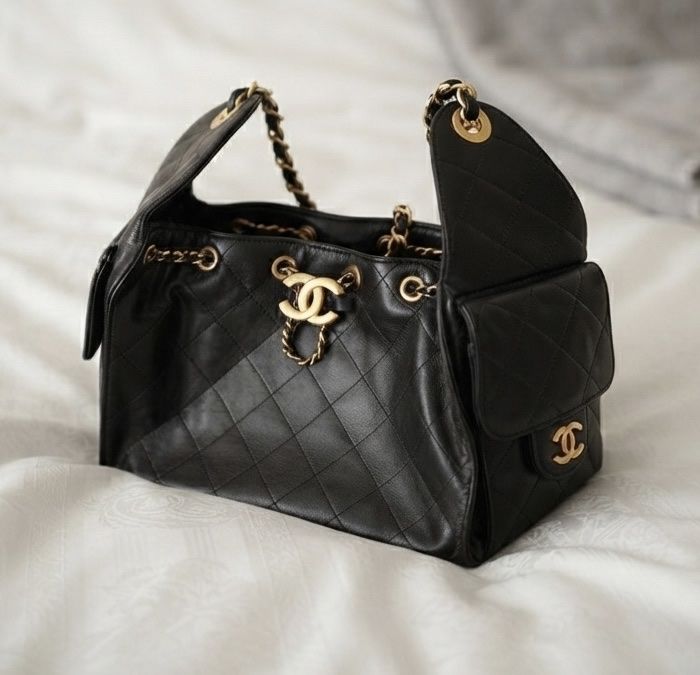 Taschen für Damen: Chanel Handtasche Schwarz Leder Damen  – Gebraucht aus Rotkreuz von Brand-new11