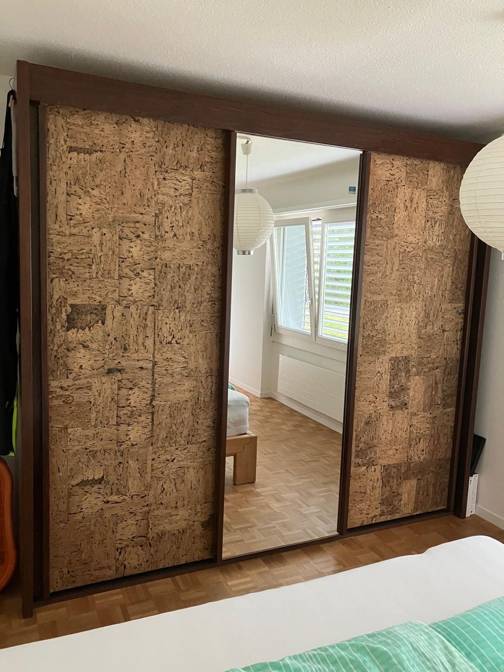 Schränke: Kleiderschrank – Gebraucht aus Steinen von fxadm