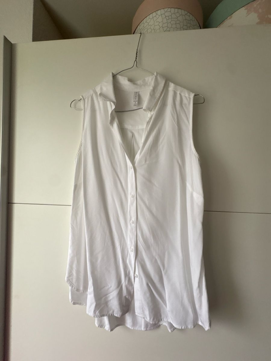 Camicette: Camicia estiva senza maniche  – Usato da Camorino venduto da laisi83