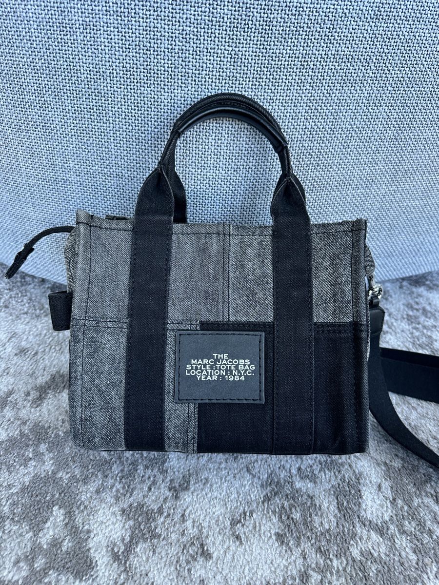 Marc Jacobs Taschen für Damen: Marc Jacobs The Denim Mini Tote Bag – Gebraucht aus Wädenswil von runwayhysteria 1