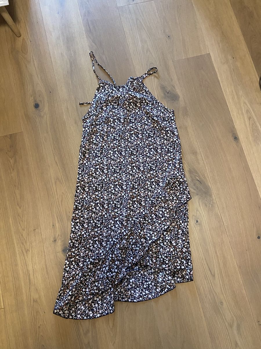 Robes: Kleid – Neuf (Voir description) à Ausserberg par ani_7jqv 1