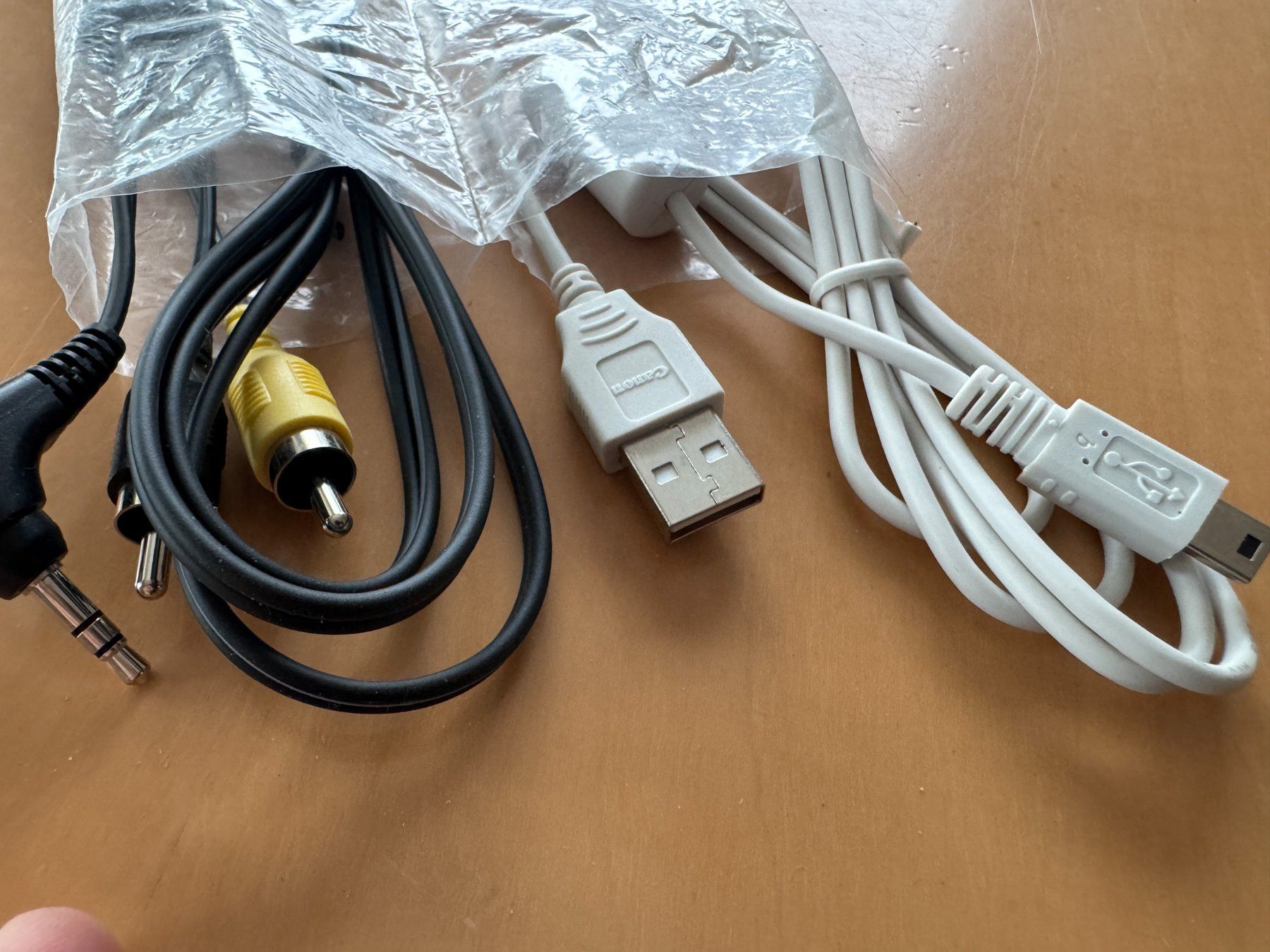 Cavi: Kamera Kabel - 1x USB + 1xKlinke/Cinch – Usato da Frauenfeld venduto da Osp5000 1