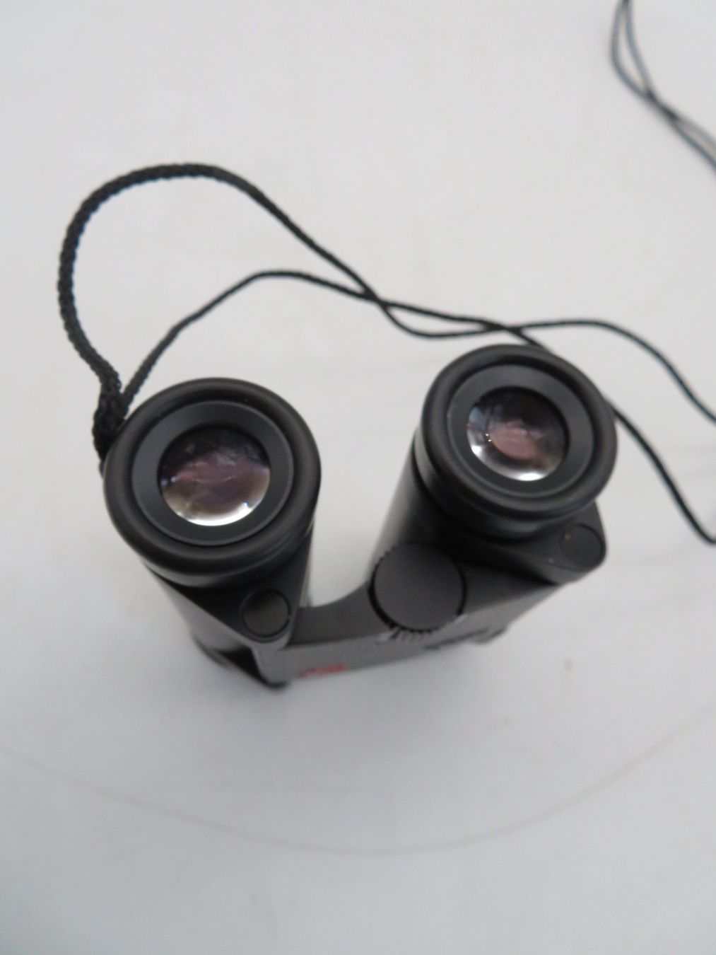 Leica Binocoli: Leica 8x20 Feldstecher mit Etui – Usato da Reinach BL venduto da WBZ-Flohmarkt 3