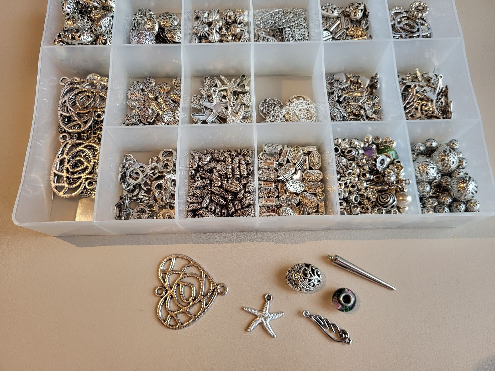 Kit bricolage: Grosse Schmuckteile-Sammlung, Basteln, viele Silberteile – Nuovo (secondo la descrizione) da Reinach AG venduto da Freudenkind 1