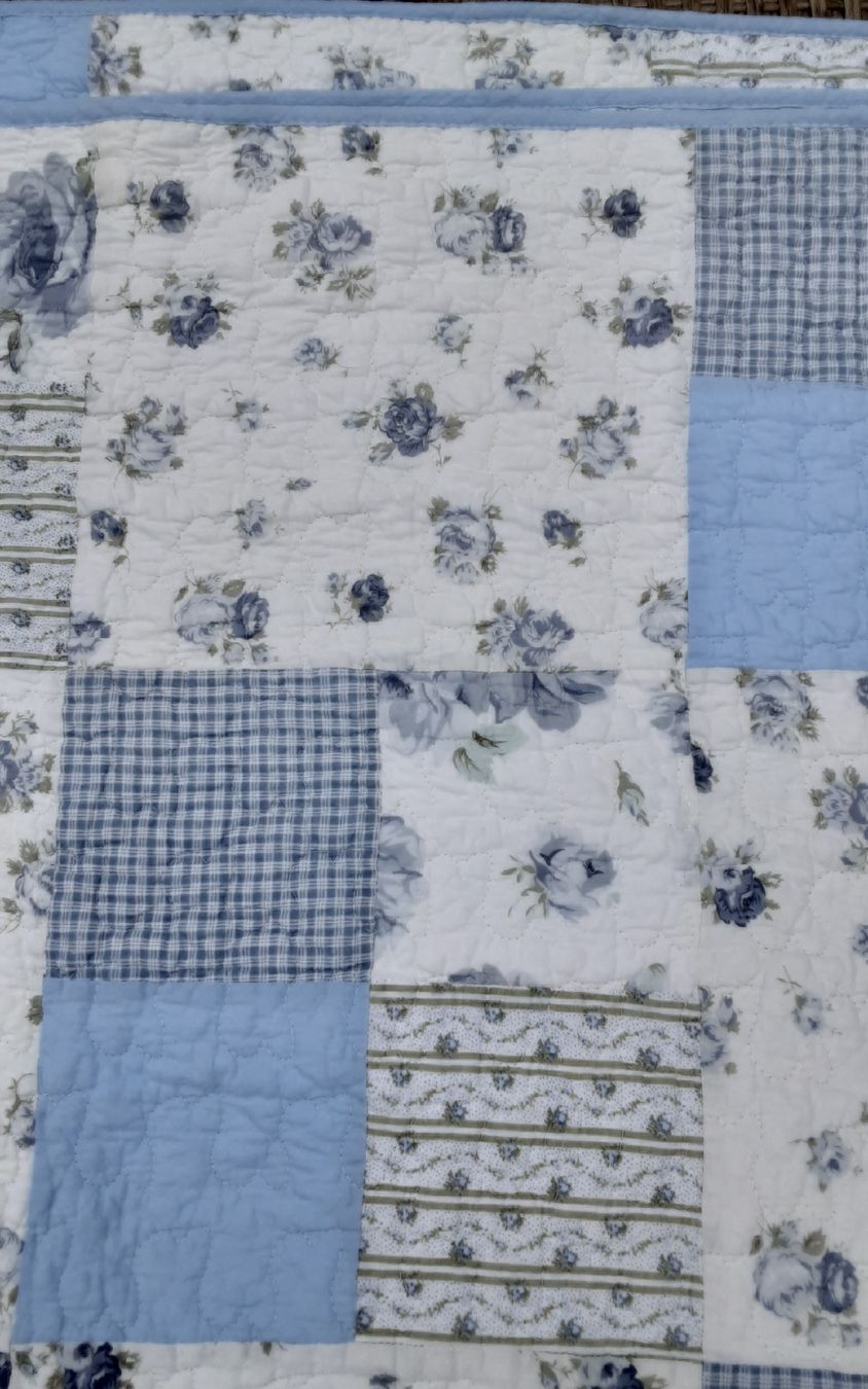 Linge de lit: Patchwork bettüberwurf  – D'occasion à Ambrì par Maerz87 4