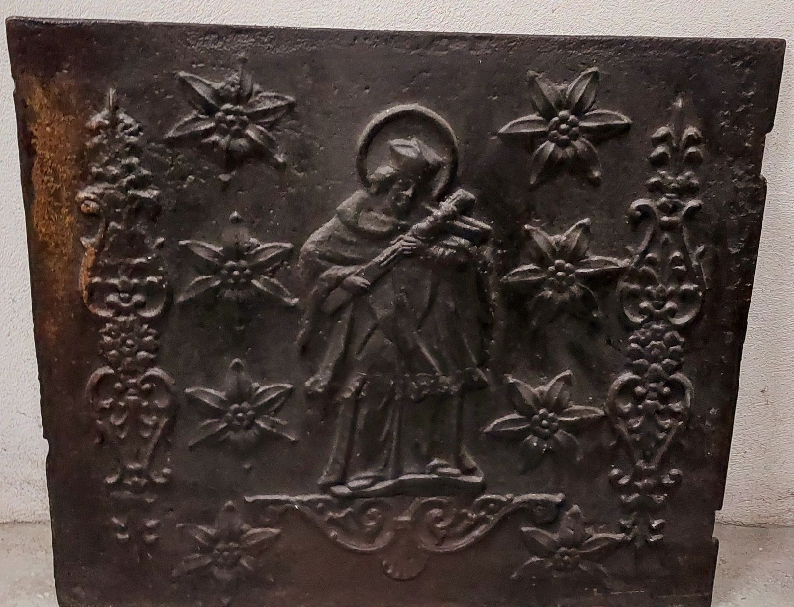Camini: Antike eiserne Kaminplatte mit christlichen Heiligen – Nuovo (secondo la descrizione) da Meilen venduto da Verschiedenes123 3