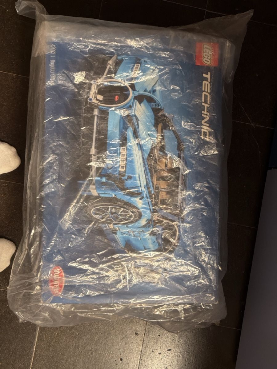 Lego Kit di costruzioni: Lego Bugatti Chiron – Usato da Schwarzenburg venduto da SalHen