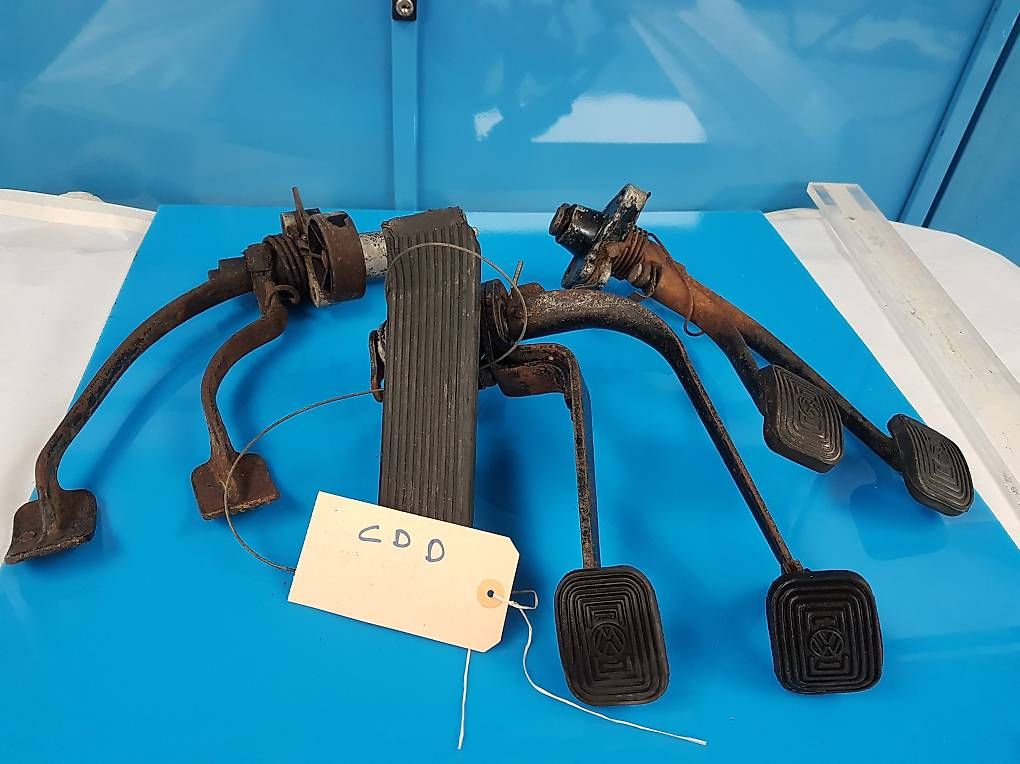 Tutti pezzi di ricambio auto: Pédales Accélérateurs Cox VW Käfer – Usato da Fully venduto da Luvi 1